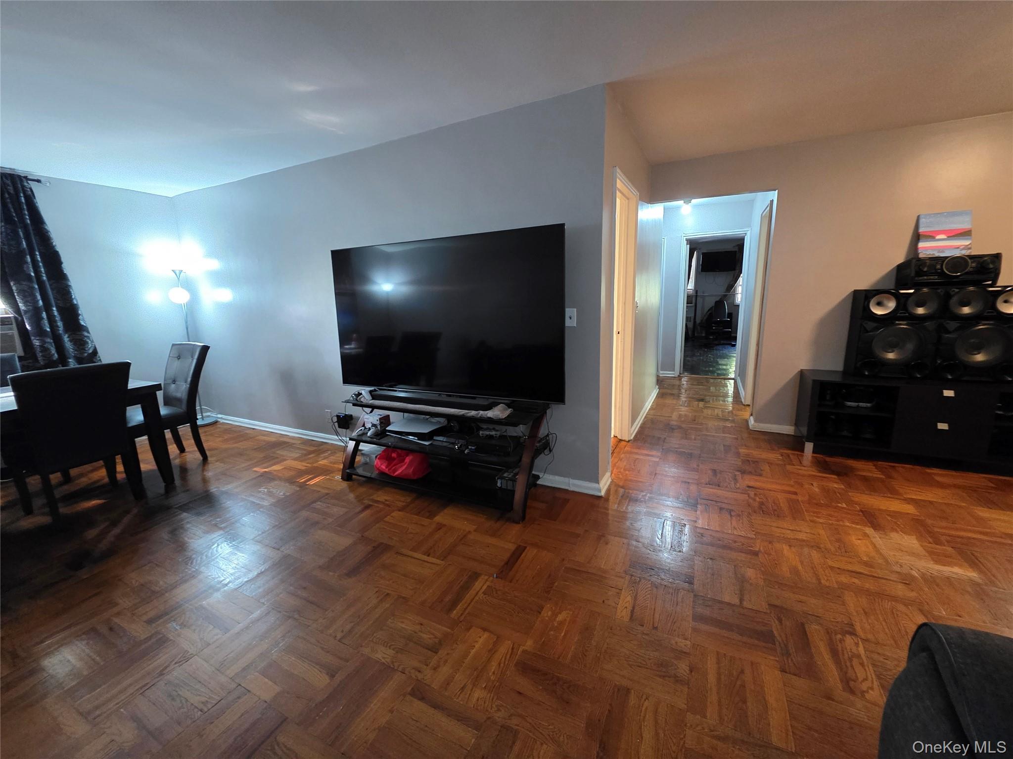 1234 Midland Avenue 1c