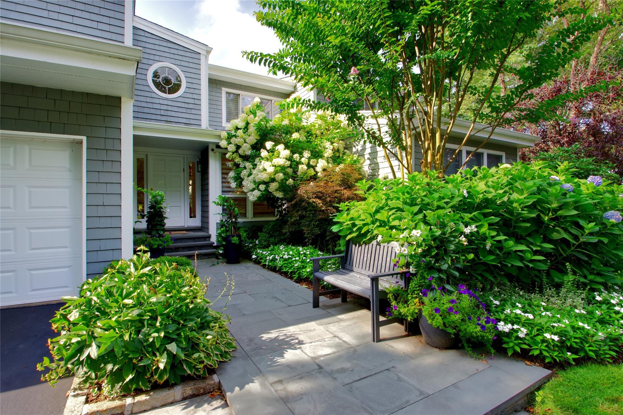 68 Bond Court