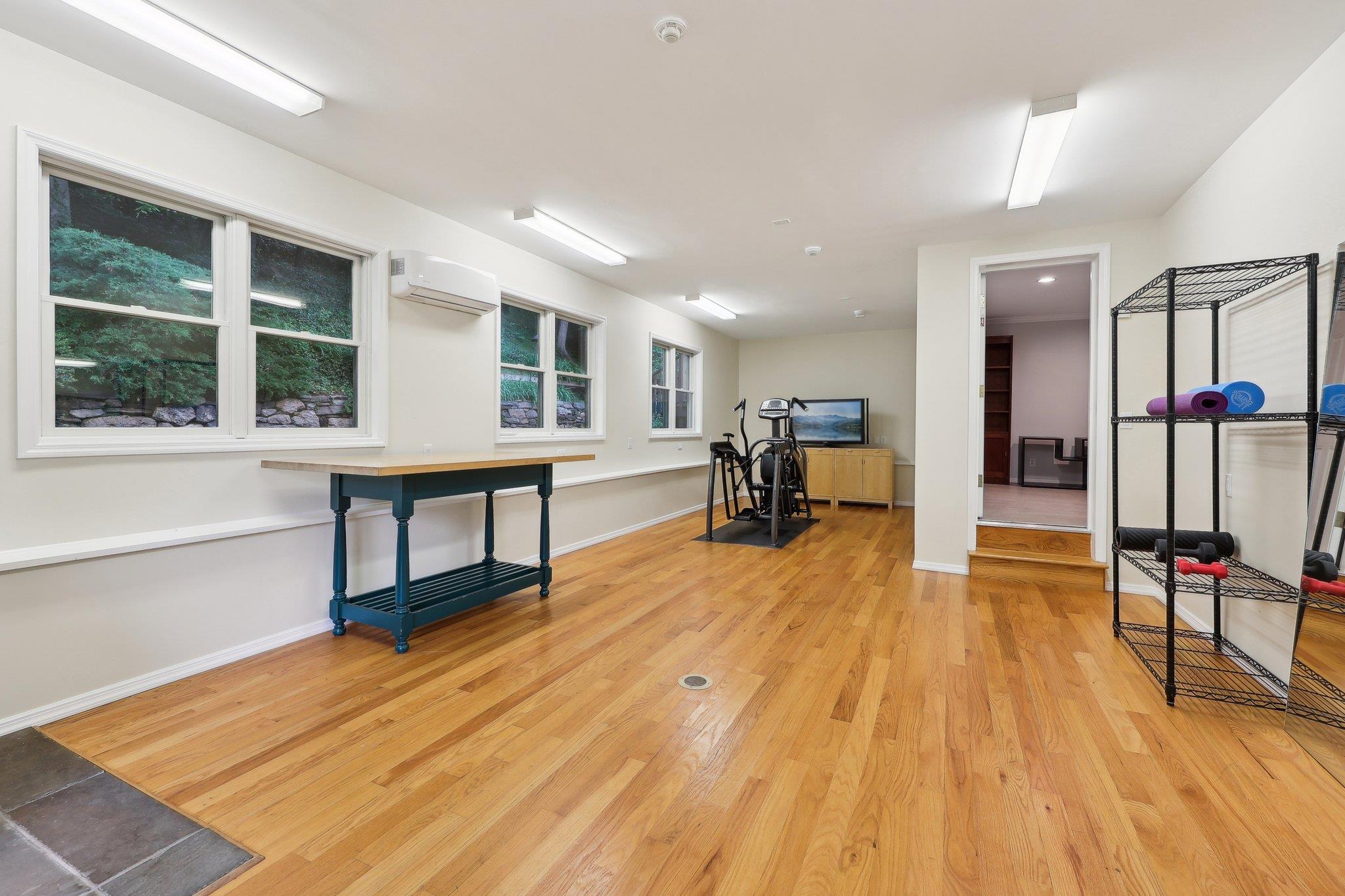 56 Rolling Way, New Rochelle, New York image 31
