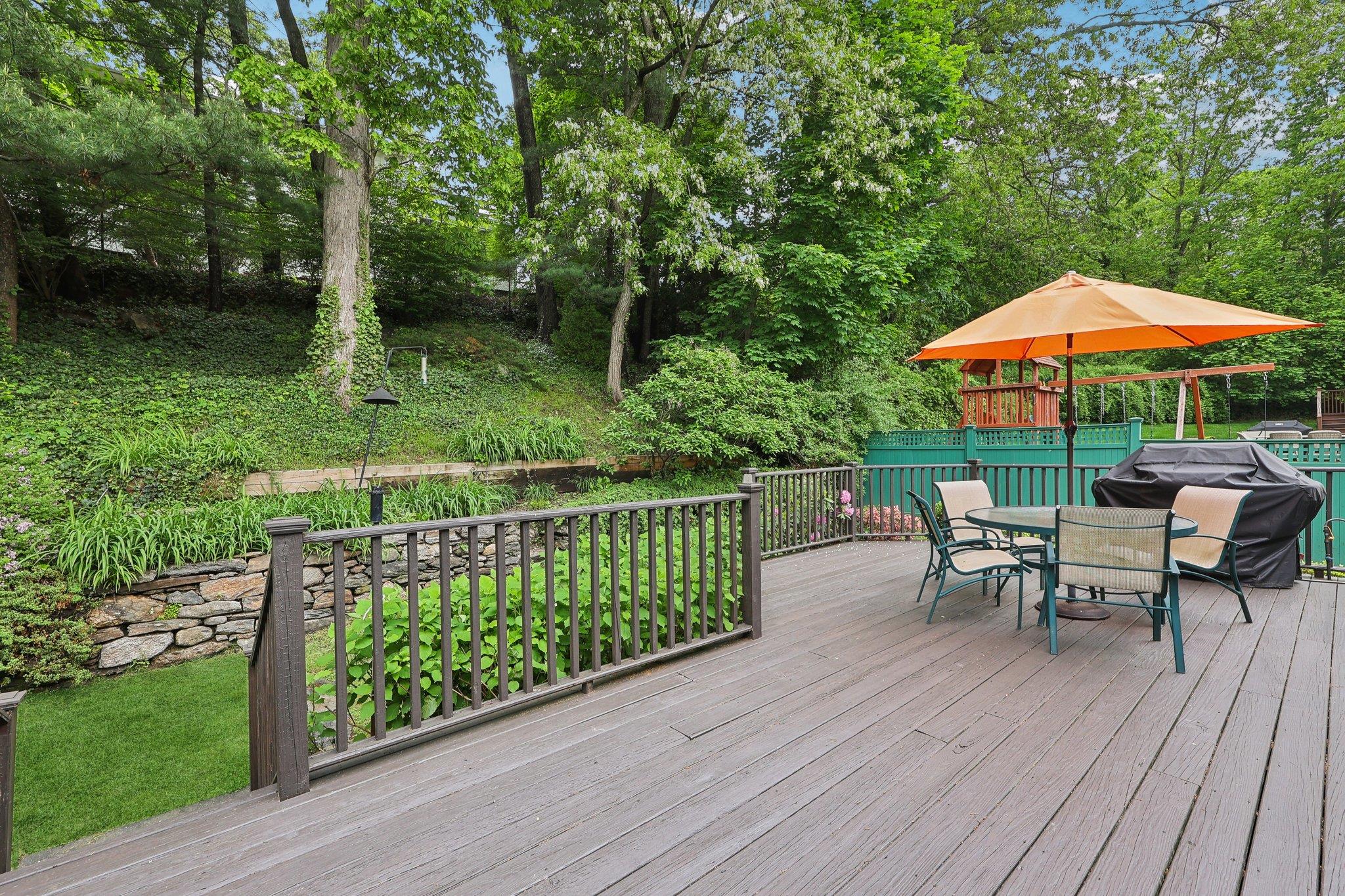 56 Rolling Way, New Rochelle, New York image 40