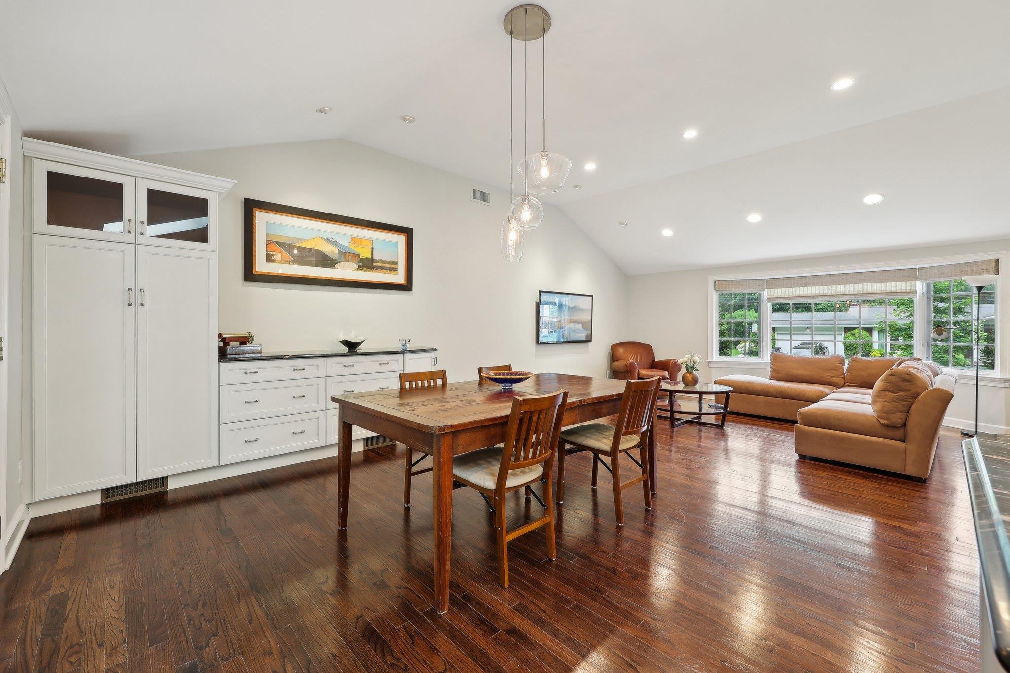 56 Rolling Way, New Rochelle, New York image 6