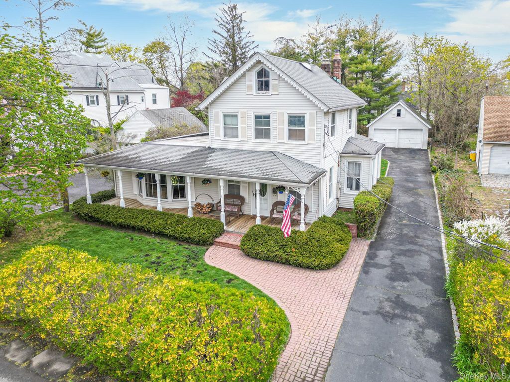 Photo of 170 Ocean Avenue, Woodmere, NY 11598 (MLS # 986640)