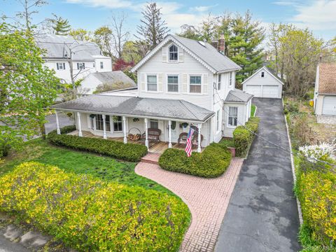 Photo of 170 Ocean Avenue, Woodmere, NY 11598 (MLS # 986640)