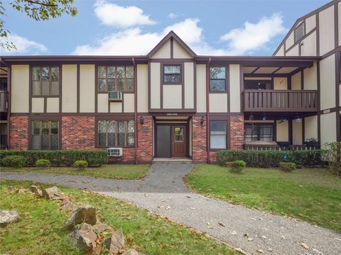 Photo of 704 Sierra Vista Lane, Valley Cottage, NY 10989 (MLS # 919299)