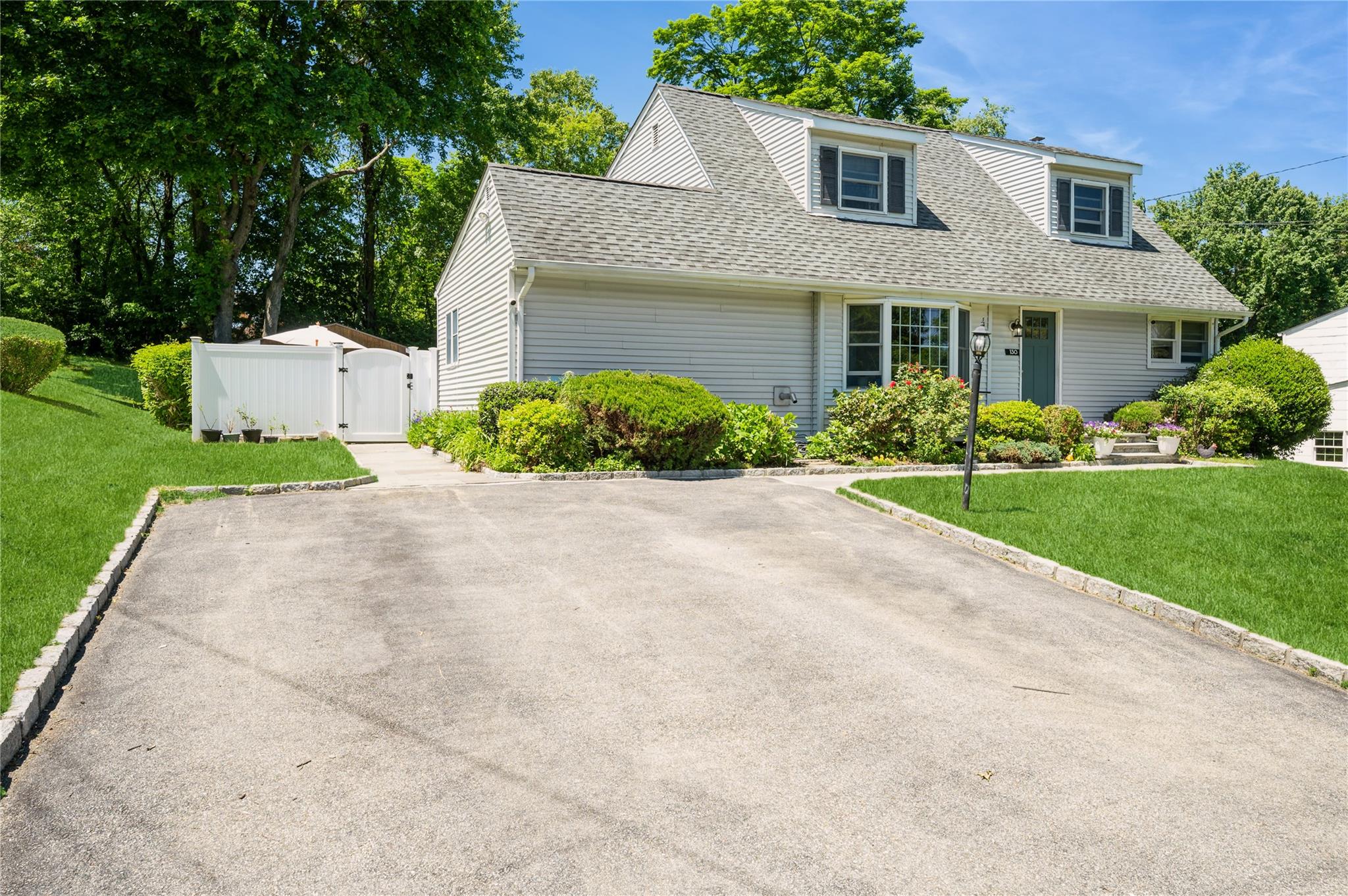 130 Rita Drive, Cortlandt Manor, New York image 2