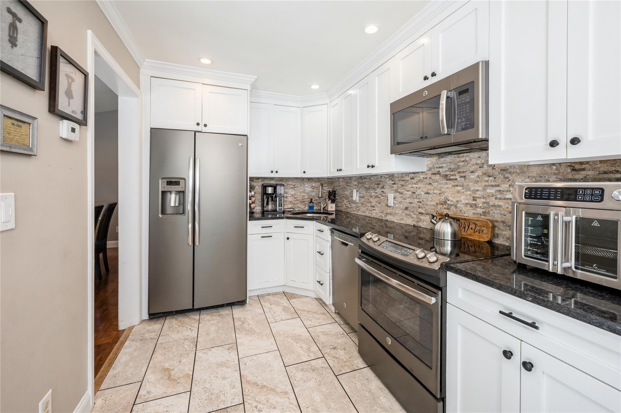 130 Rita Drive, Cortlandt Manor, New York image 9
