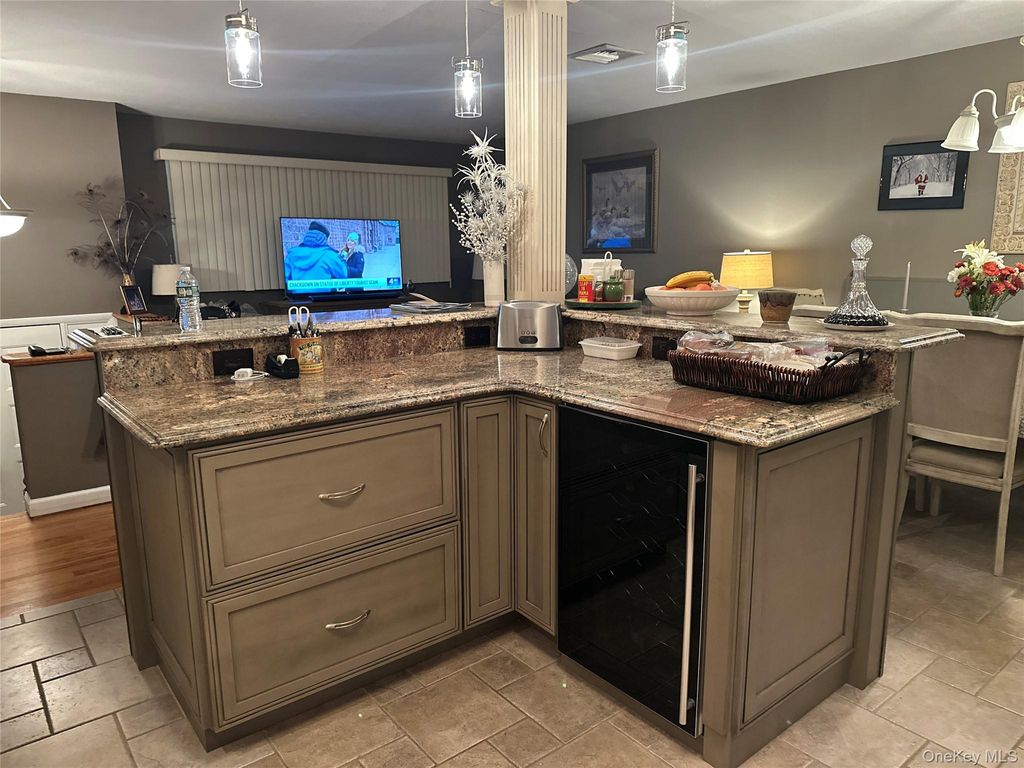 Photo of 33 Dallas Drive, Monroe, NY 10950 (MLS # 942021)