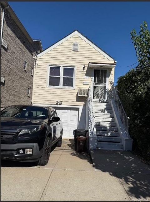 Photo of 258 Davis Avenue, Bronx, NY 10465 (MLS # 924084)