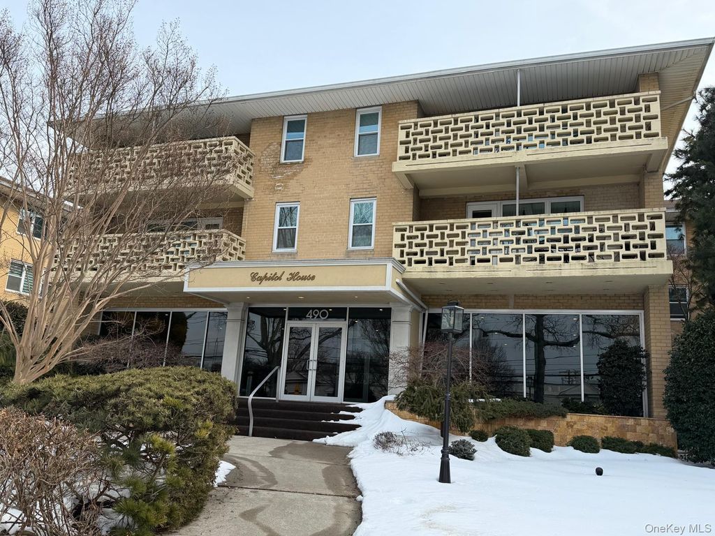 Photo of 490 Atlantic Avenue #115, East Rockaway, NY 11518 (MLS # 962040)