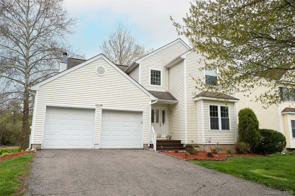 Photo of 62 Meadowbrook Court, Patterson, NY 12563 (MLS # 1030520)