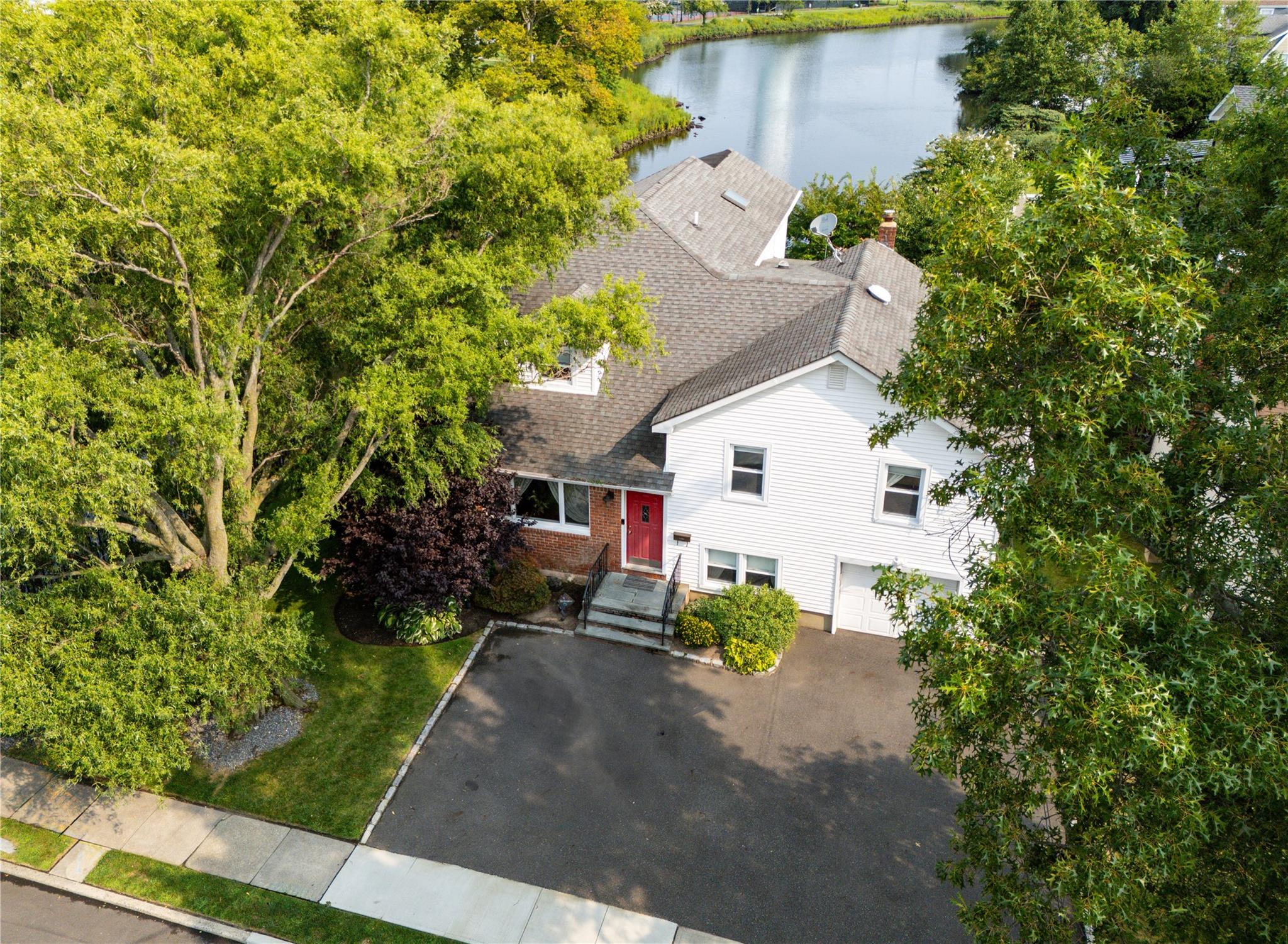 244 S Park Avenue, Rockville Centre, New York image 1