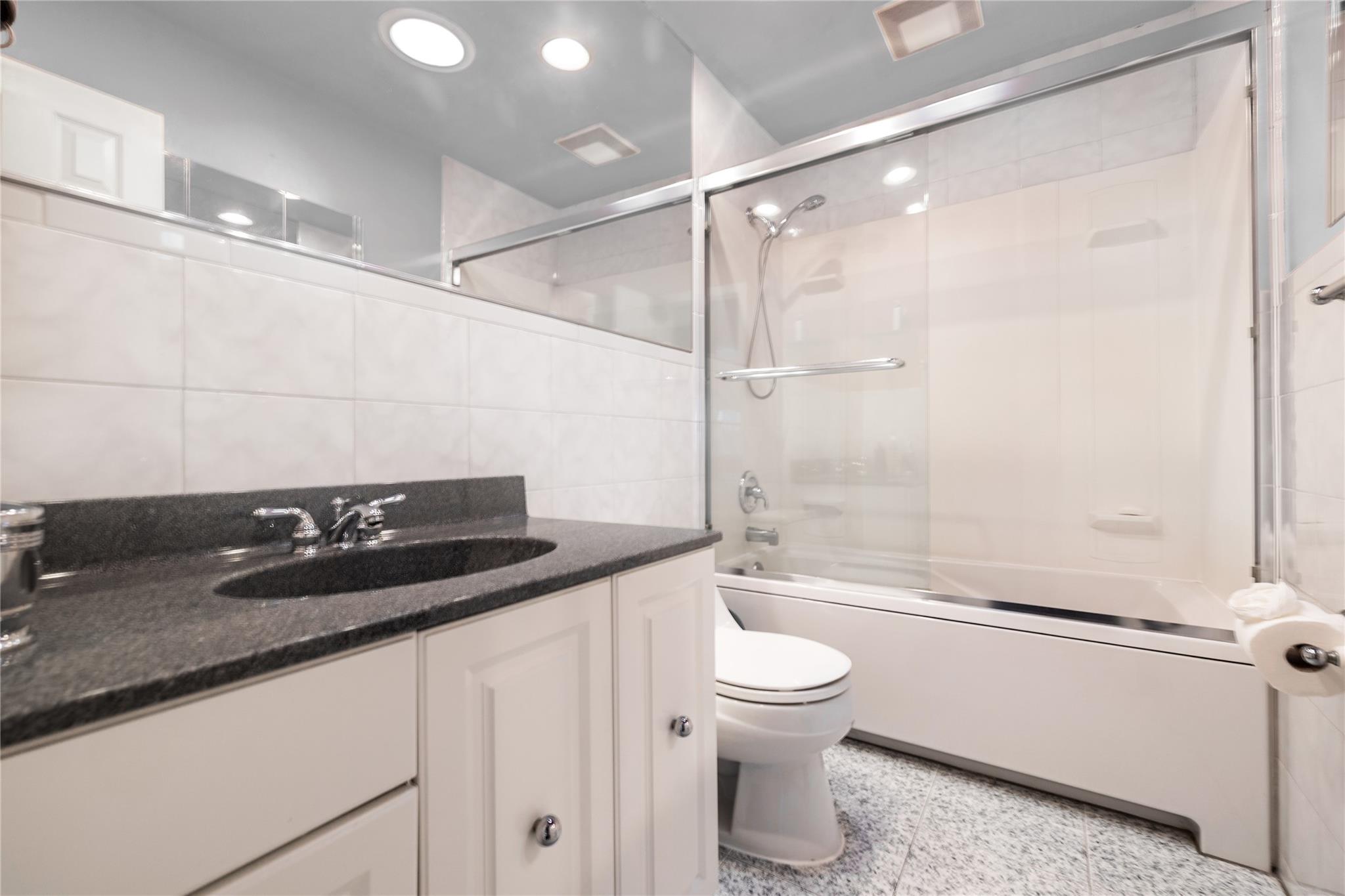 244 S Park Avenue, Rockville Centre, New York image 12