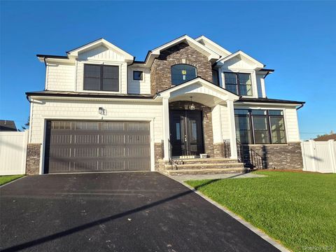 47 Shelter Hill Road Plainview NY 11803