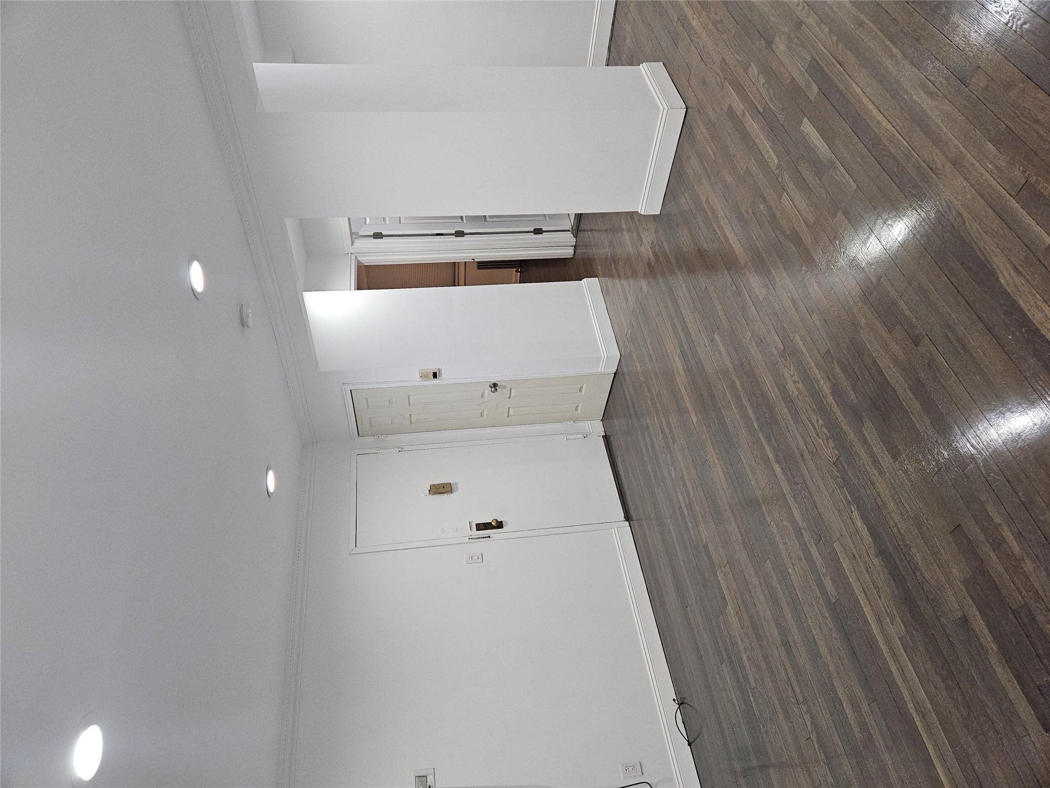 1025 Fenwood Drive Dr #APT 2, Valley Stream, New York image 8