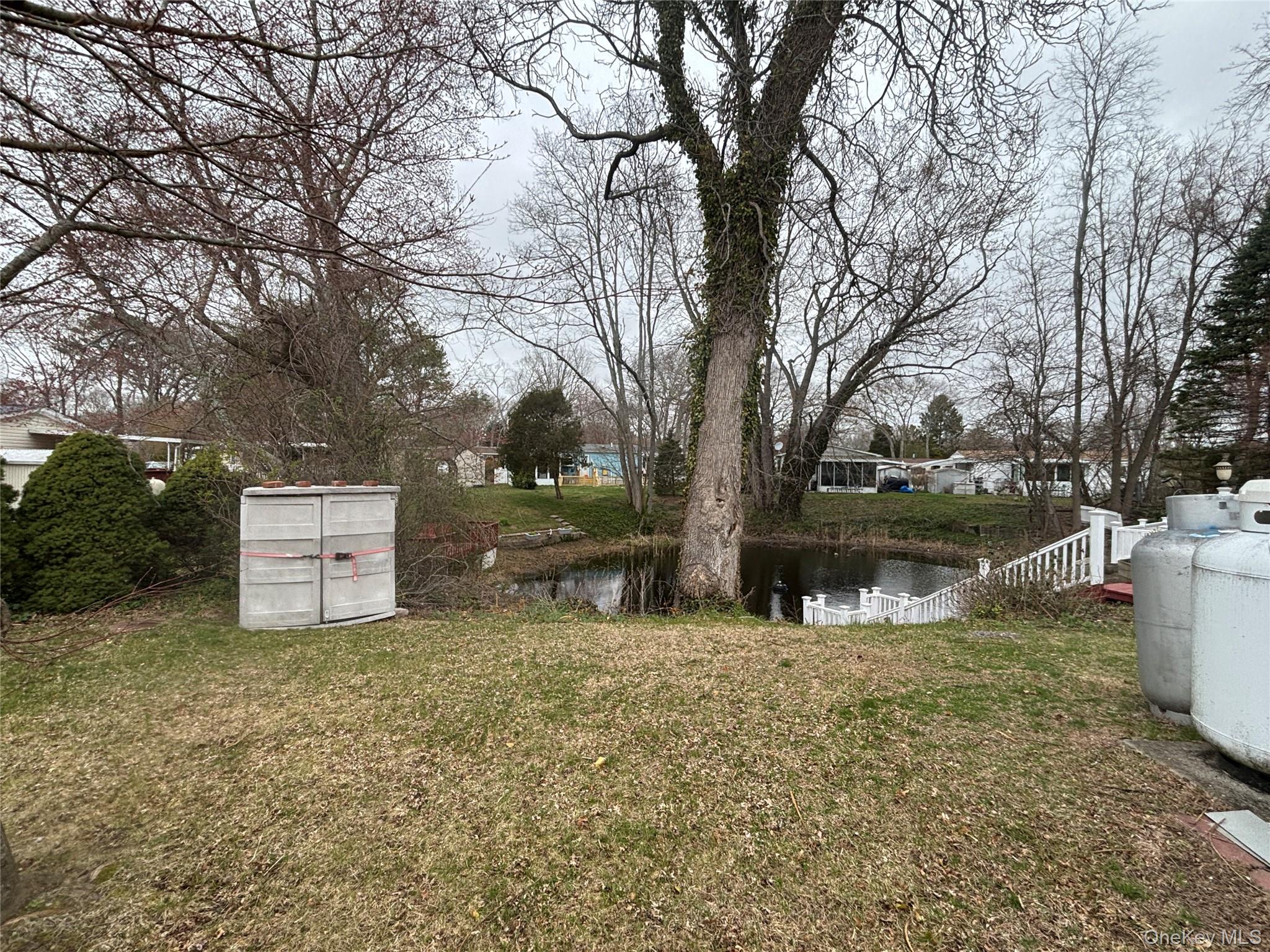 1661 Old Country Road 417