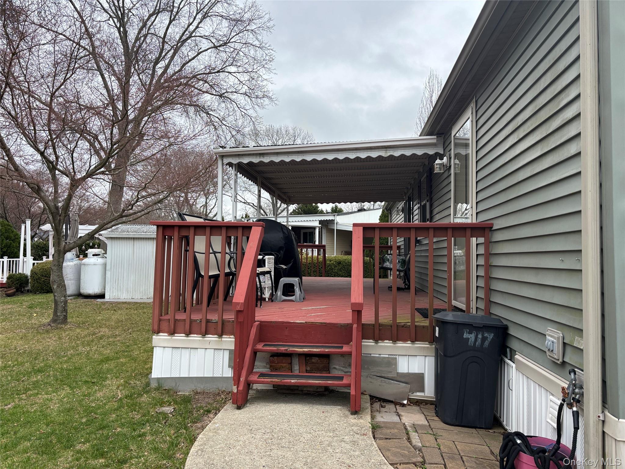 1661 Old Country Road 417