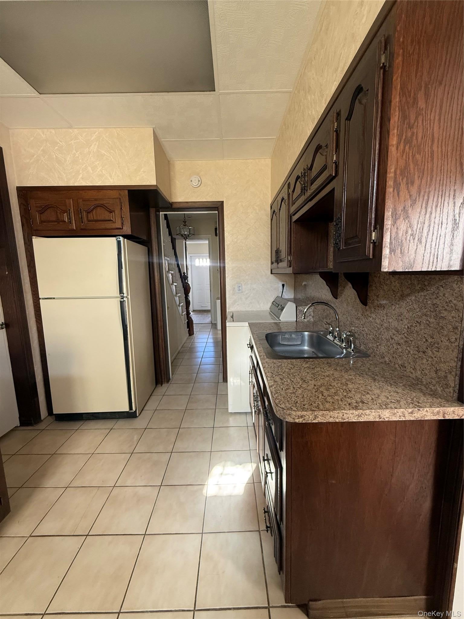 868 Morris Park Avenue - Photo 2