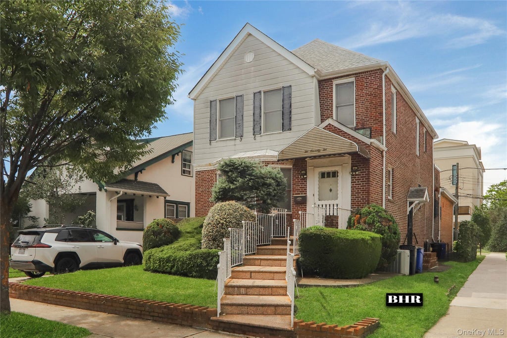Photo of 272 Exeter Street, Brooklyn, NY 11235 (MLS # 1047990)