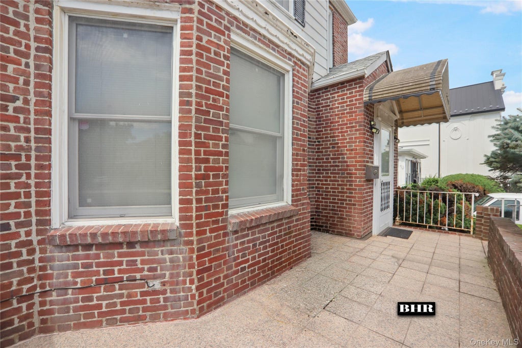 Photo of 272 Exeter Street, Brooklyn, NY 11235 (MLS # 1047990)