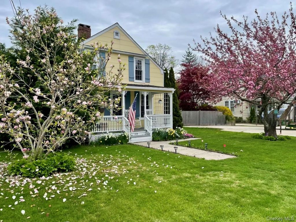 Photo of 149 Union Avenue, Islip, NY 11751 (MLS # 963652)