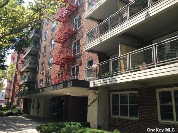 142-05 Roosevelt Avenue #521, Flushing, New York image 1