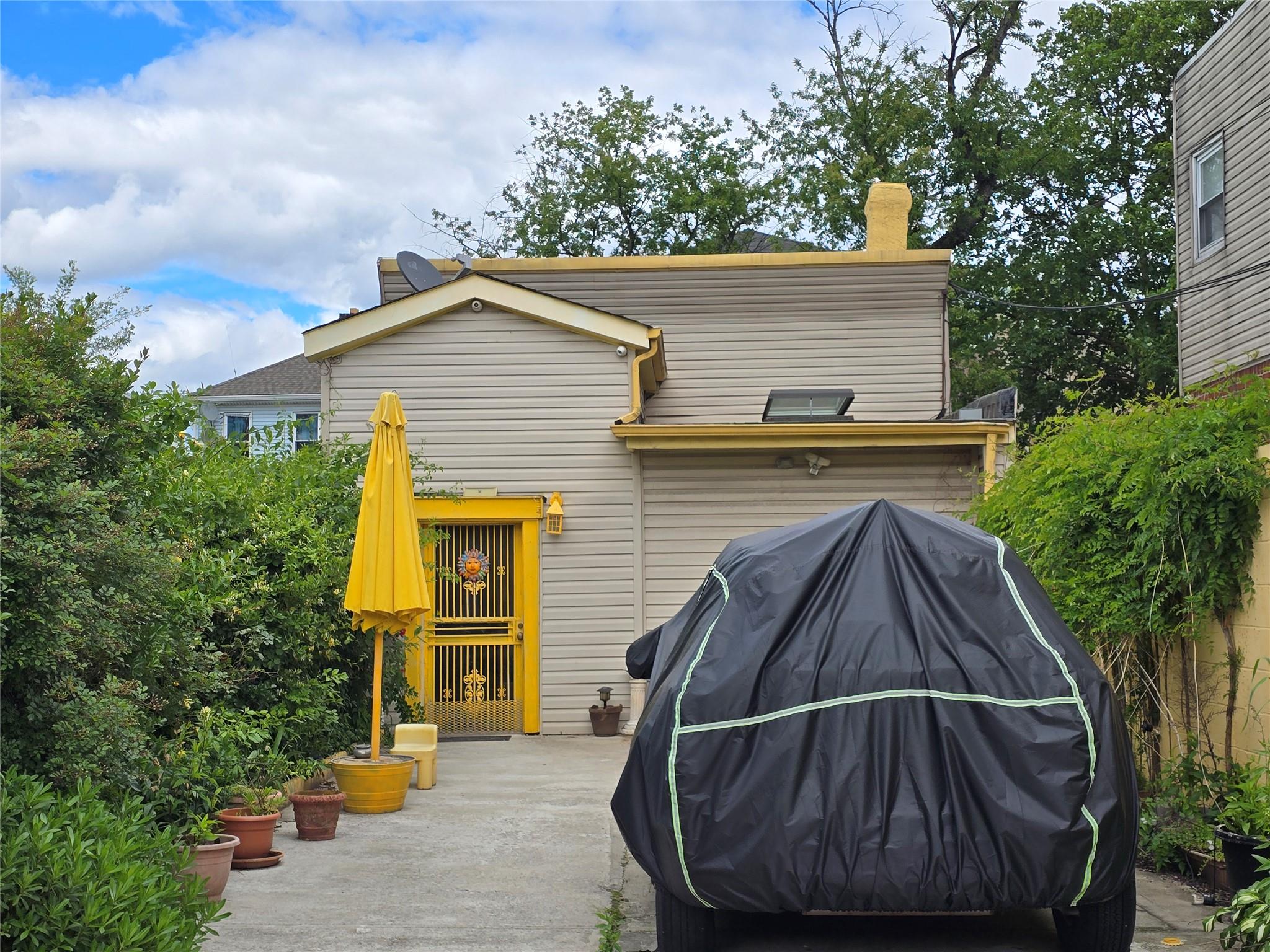469 Montauk Avenue, Brooklyn, Ohio image 1