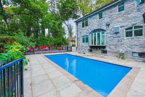 26 Rivers Drive Great Neck NY 11020