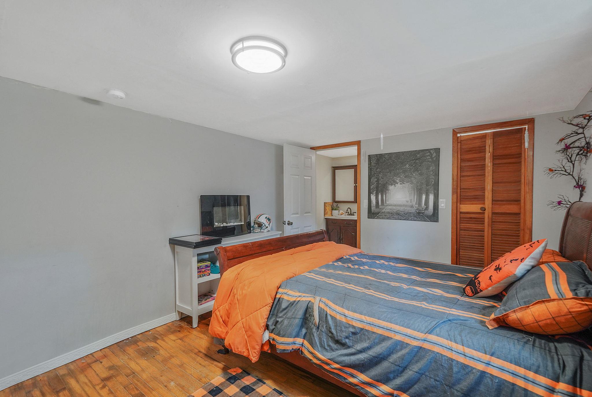 2 Queen Drive, Sound Beach, New York image 28