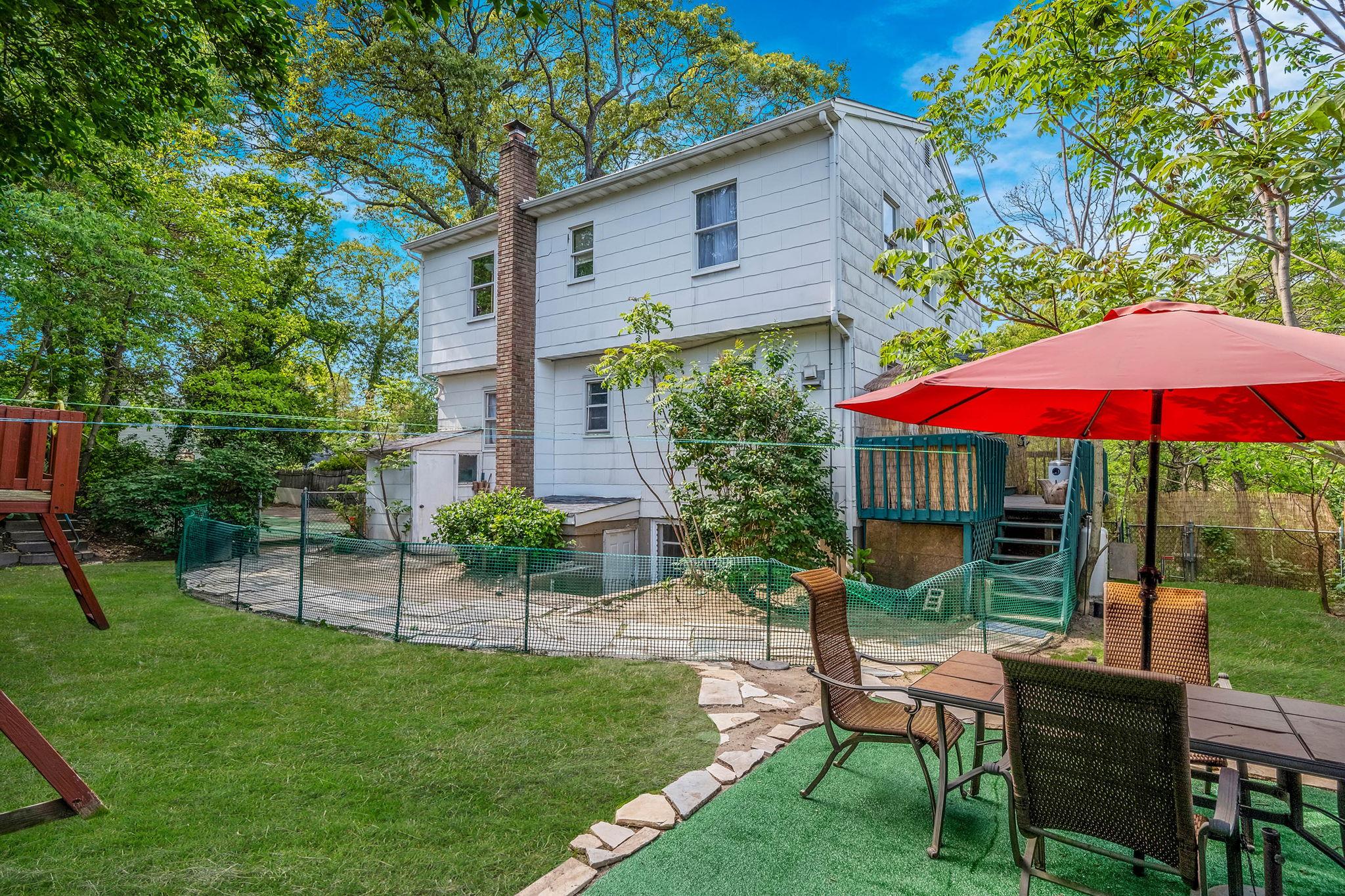 2 Queen Drive, Sound Beach, New York image 39