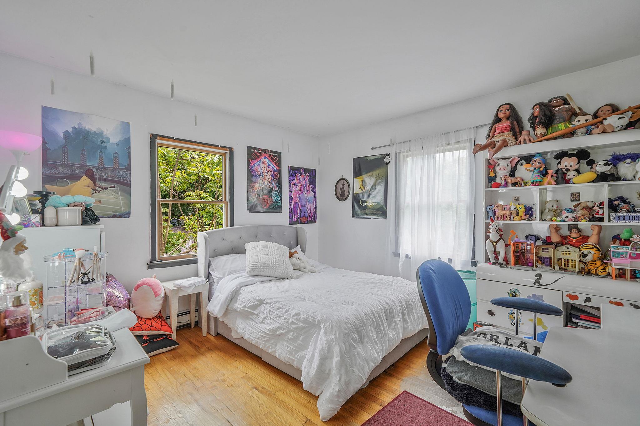 2 Queen Drive, Sound Beach, New York image 13