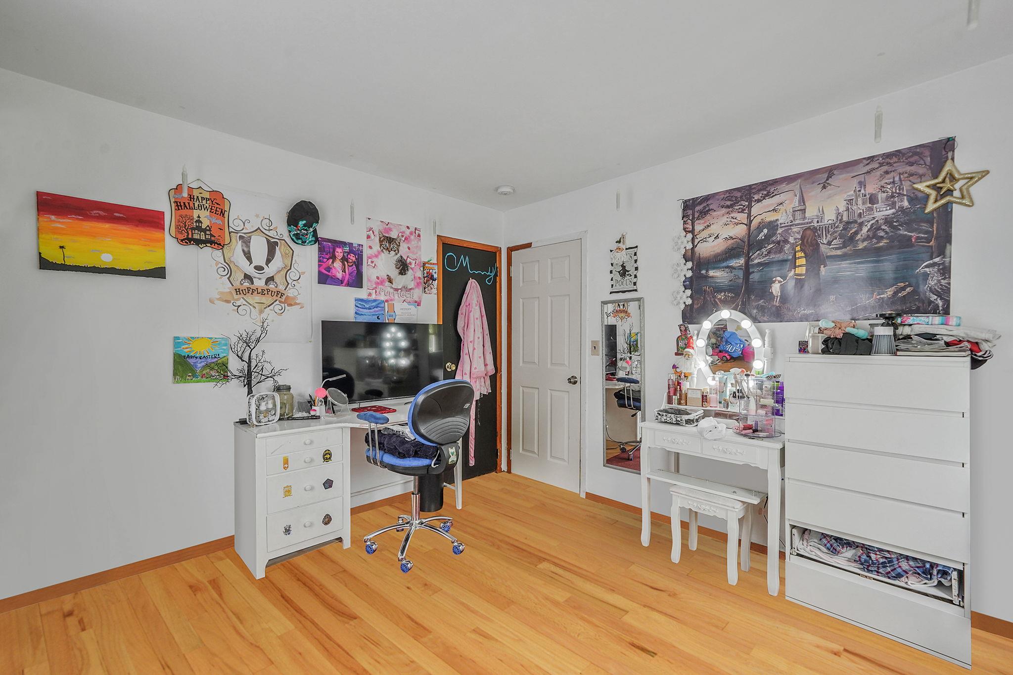 2 Queen Drive, Sound Beach, New York image 14