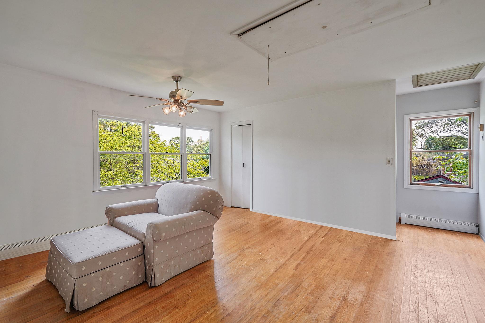 2 Queen Drive, Sound Beach, New York image 22