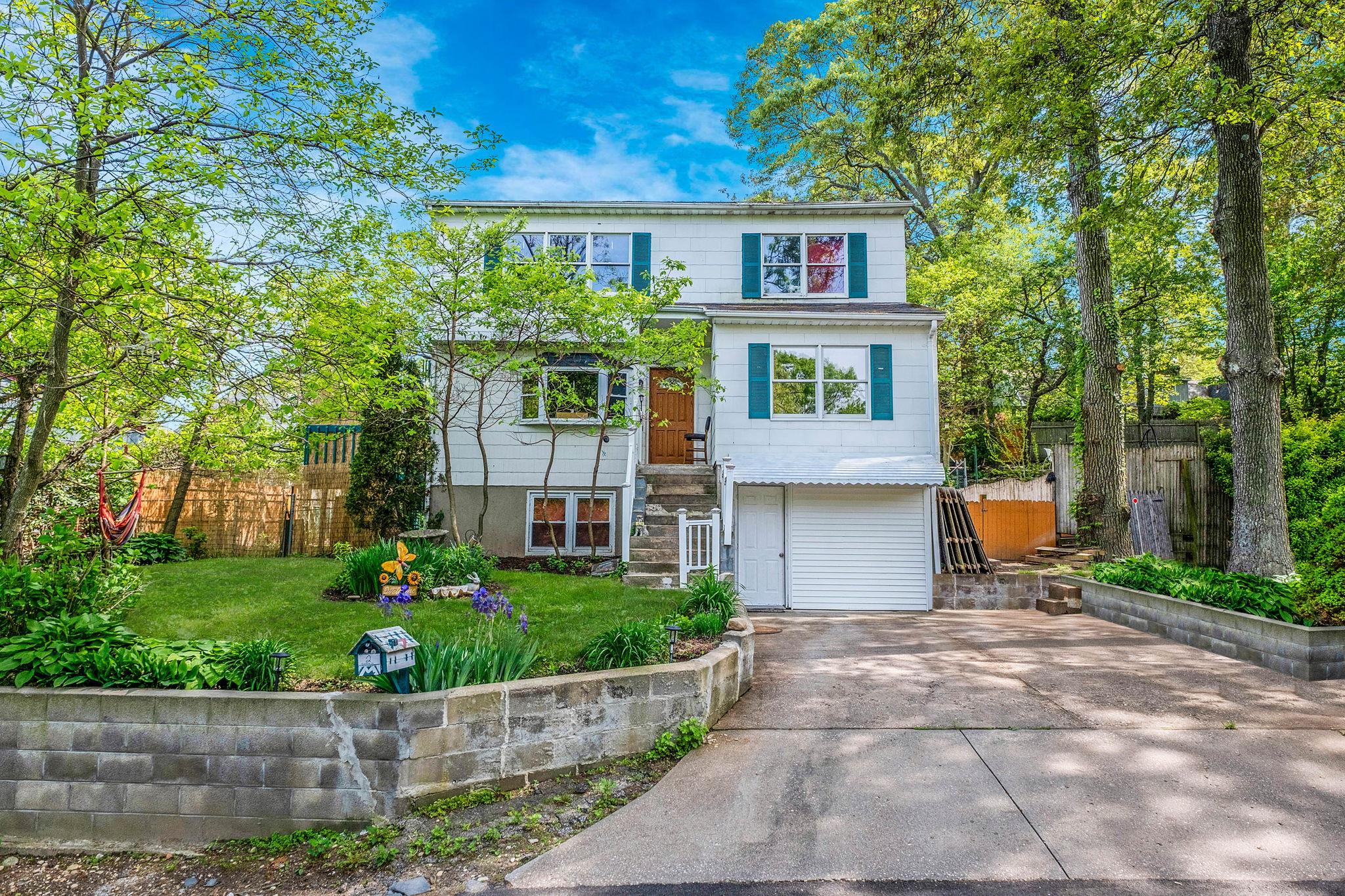 2 Queen Drive, Sound Beach, New York image 1