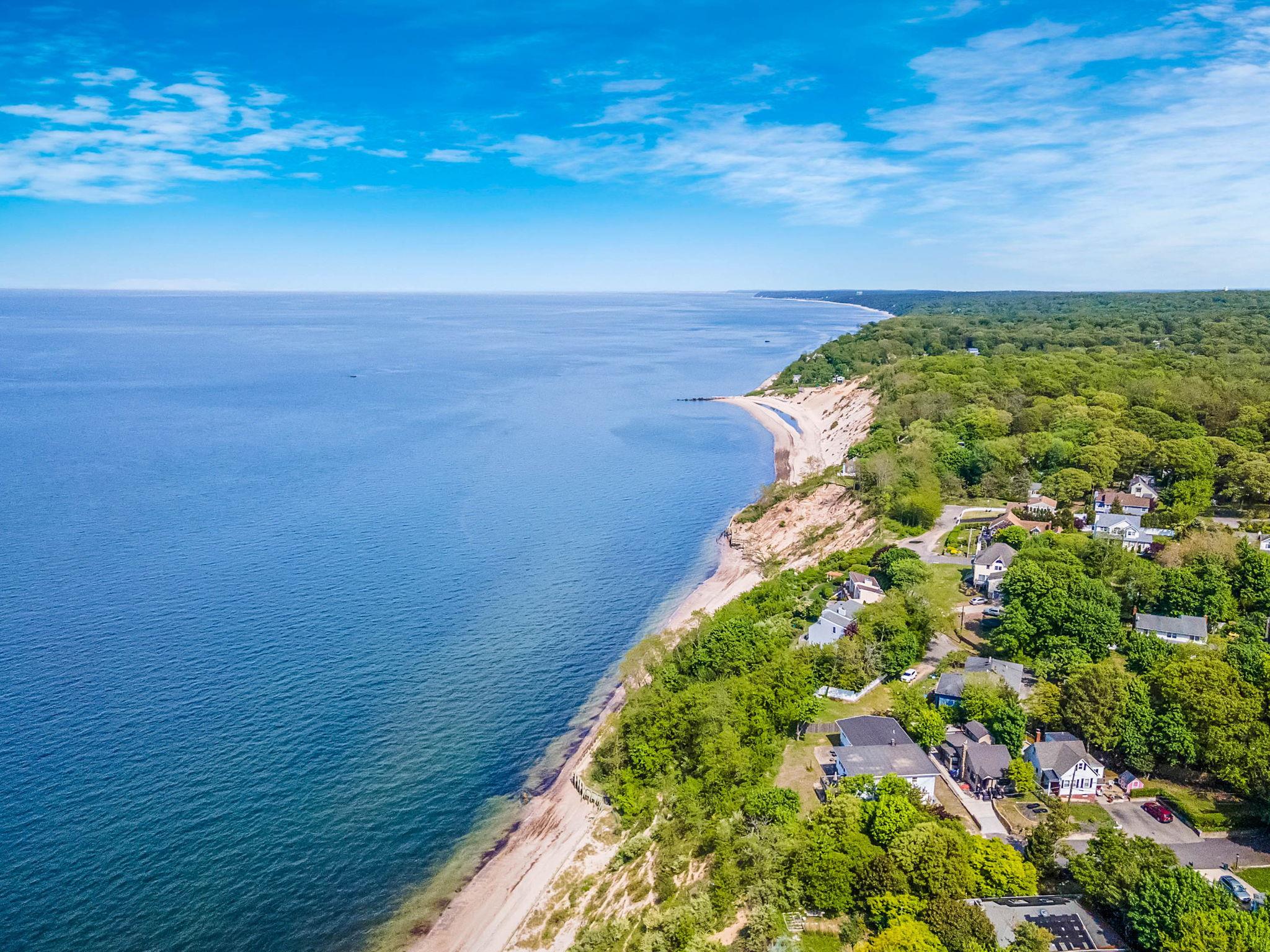 2 Queen Drive, Sound Beach, New York image 2