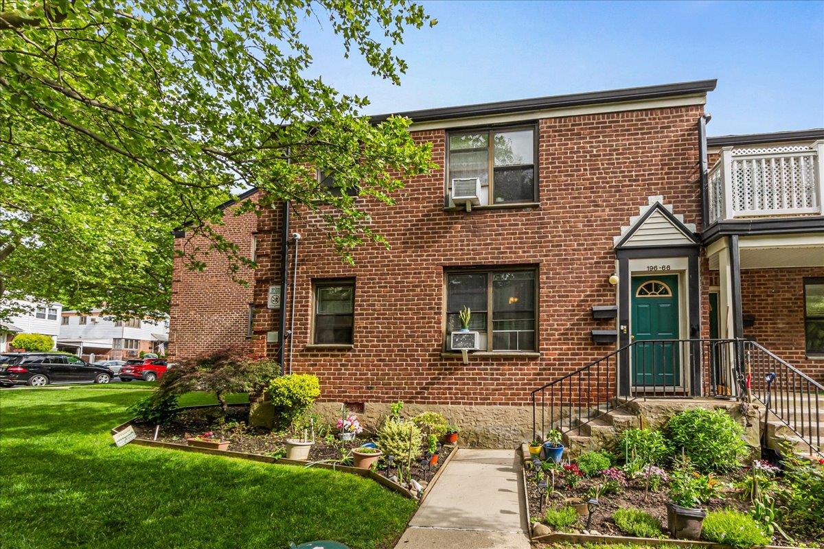 Property for Sale at 67th Avenue 1Fl, Fresh Meadows, Queens, NY - Bedrooms: 2 
Bathrooms: 1 
Rooms: 5  - $389,000