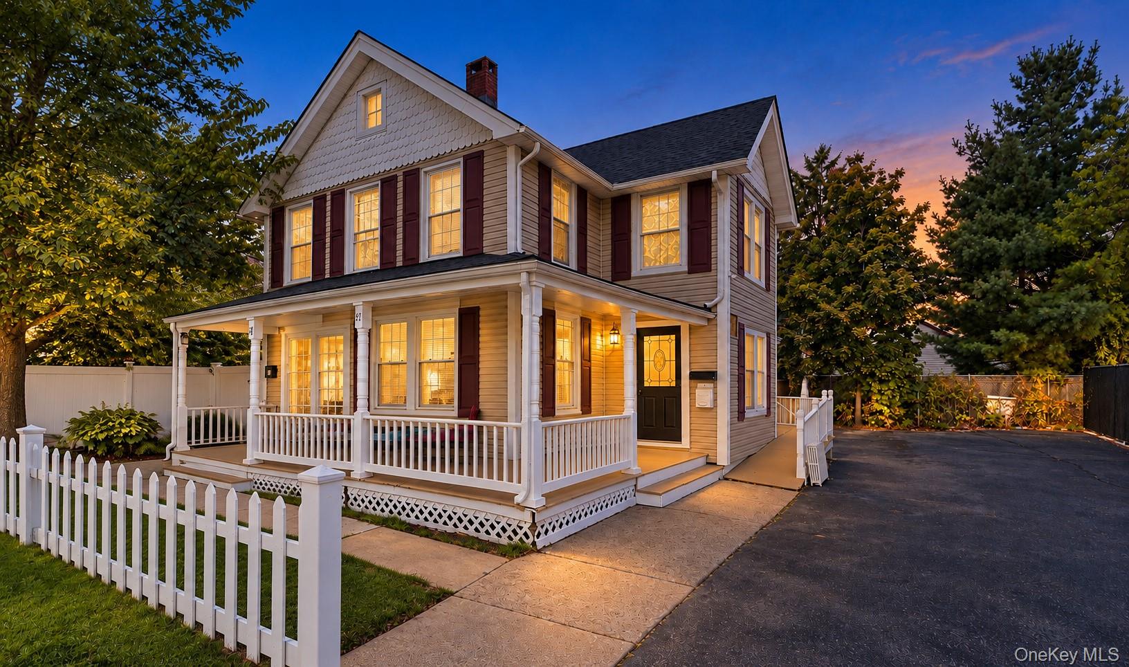 21 Carleton Avenue