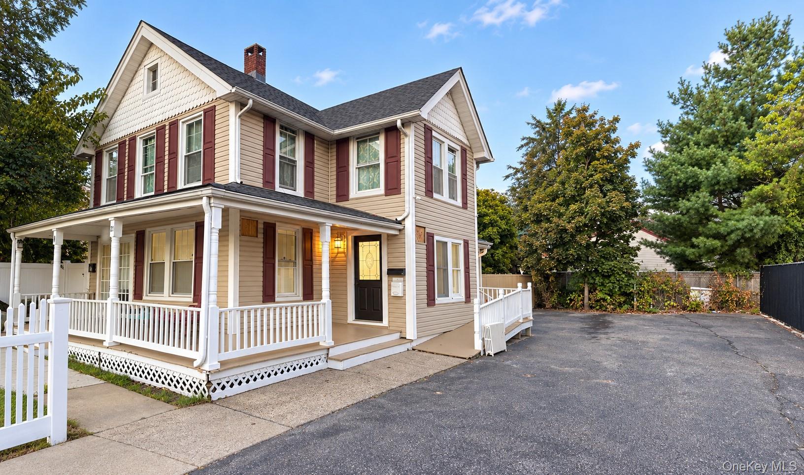 21 Carleton Avenue