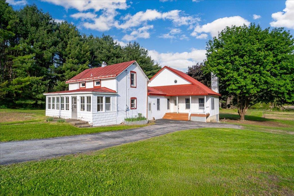 S Ohioville Road, New Paltz, New York - 3 Bedrooms  
2 Bathrooms  
6 Rooms - 