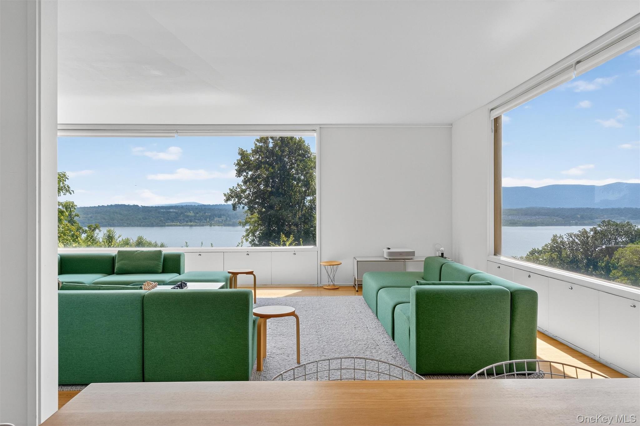 Newburgh, New York 12550, United States, 4 Bedrooms Bedrooms, ,3 BathroomsBathrooms,Residential,Active,185266