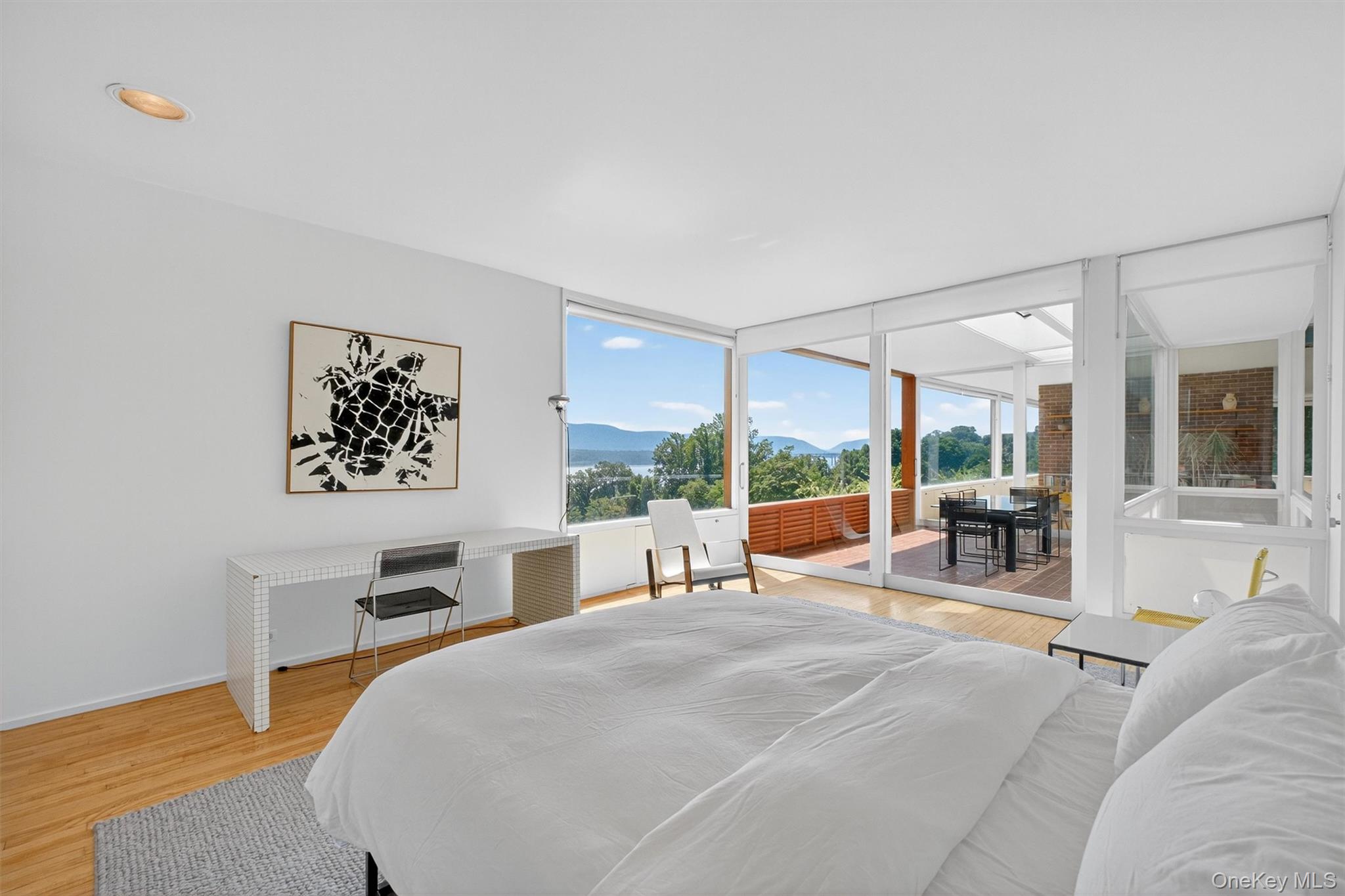 Newburgh, New York 12550, United States, 4 Bedrooms Bedrooms, ,3 BathroomsBathrooms,Residential,Active,185266