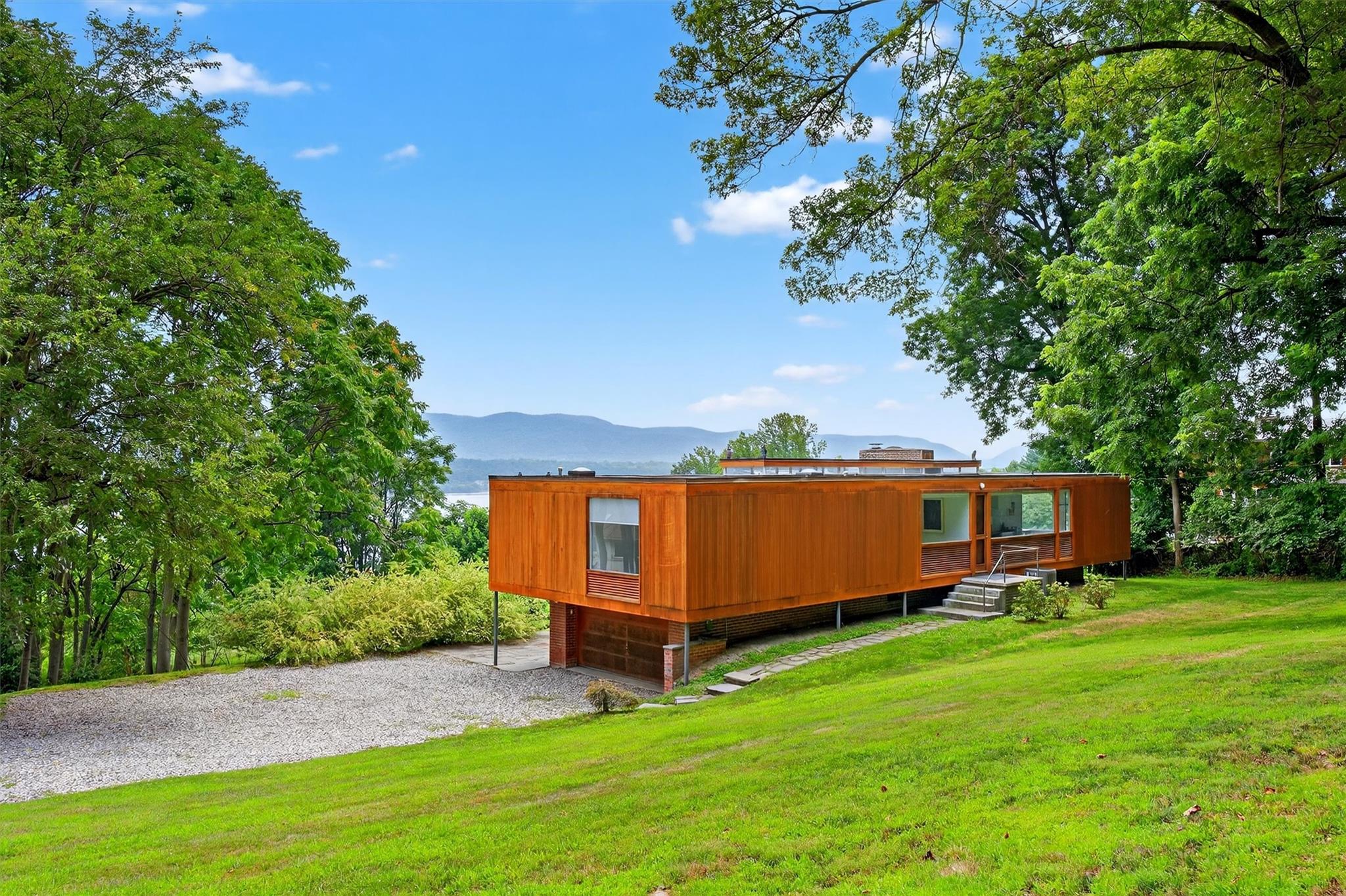 624 River Road