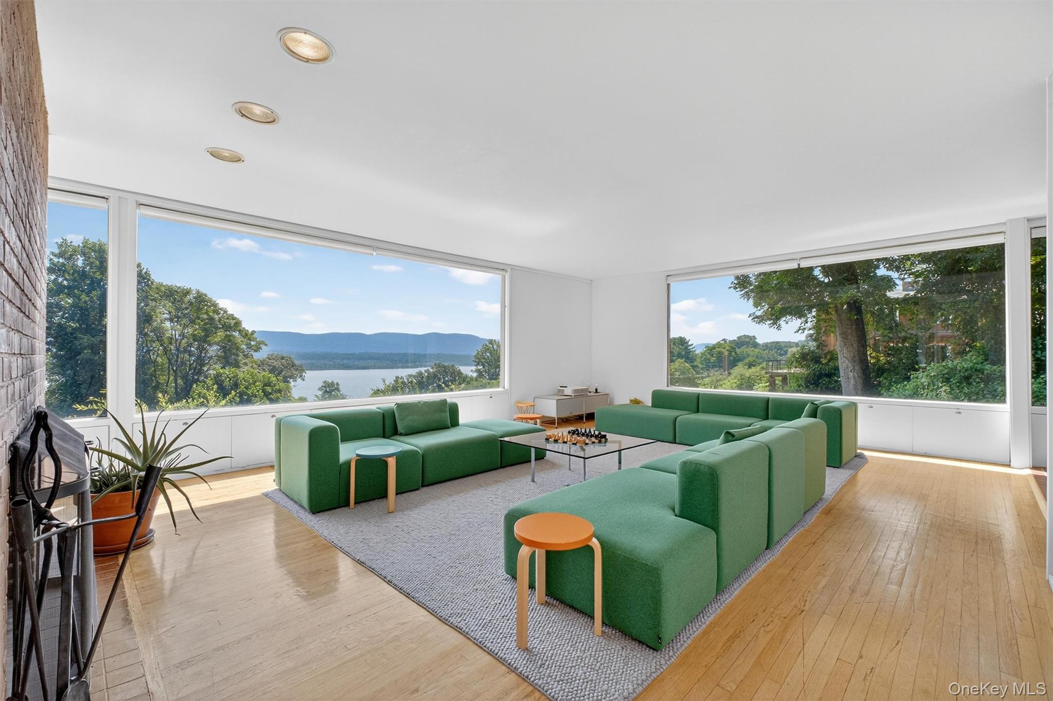 Newburgh, New York 12550, United States, 4 Bedrooms Bedrooms, ,3 BathroomsBathrooms,Residential,Active,185266