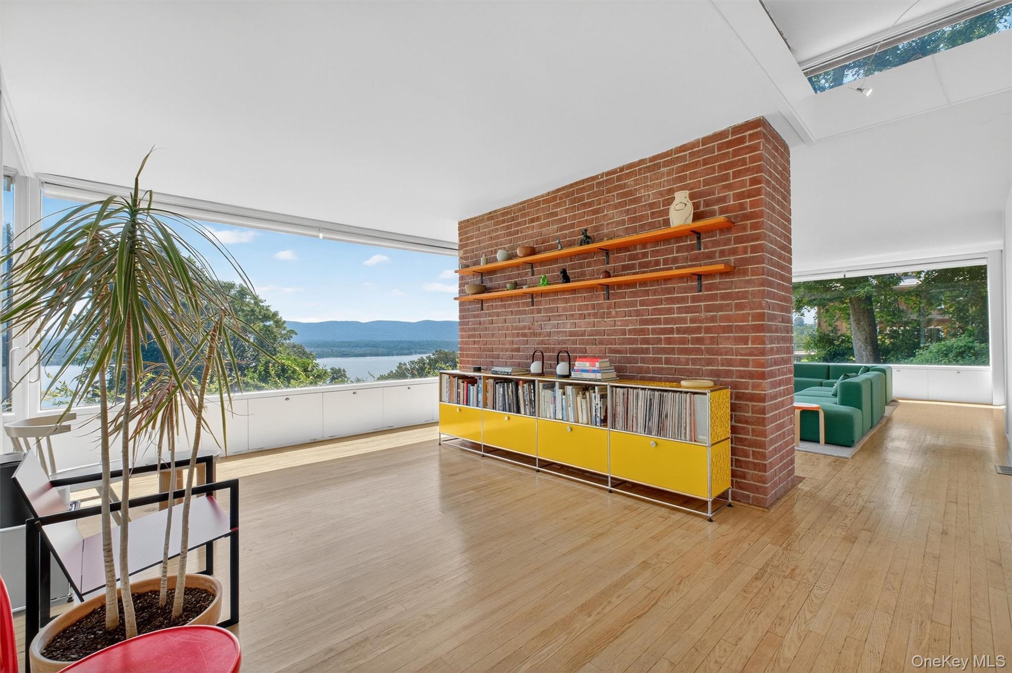 Newburgh, New York 12550, United States, 4 Bedrooms Bedrooms, ,3 BathroomsBathrooms,Residential,Active,185266