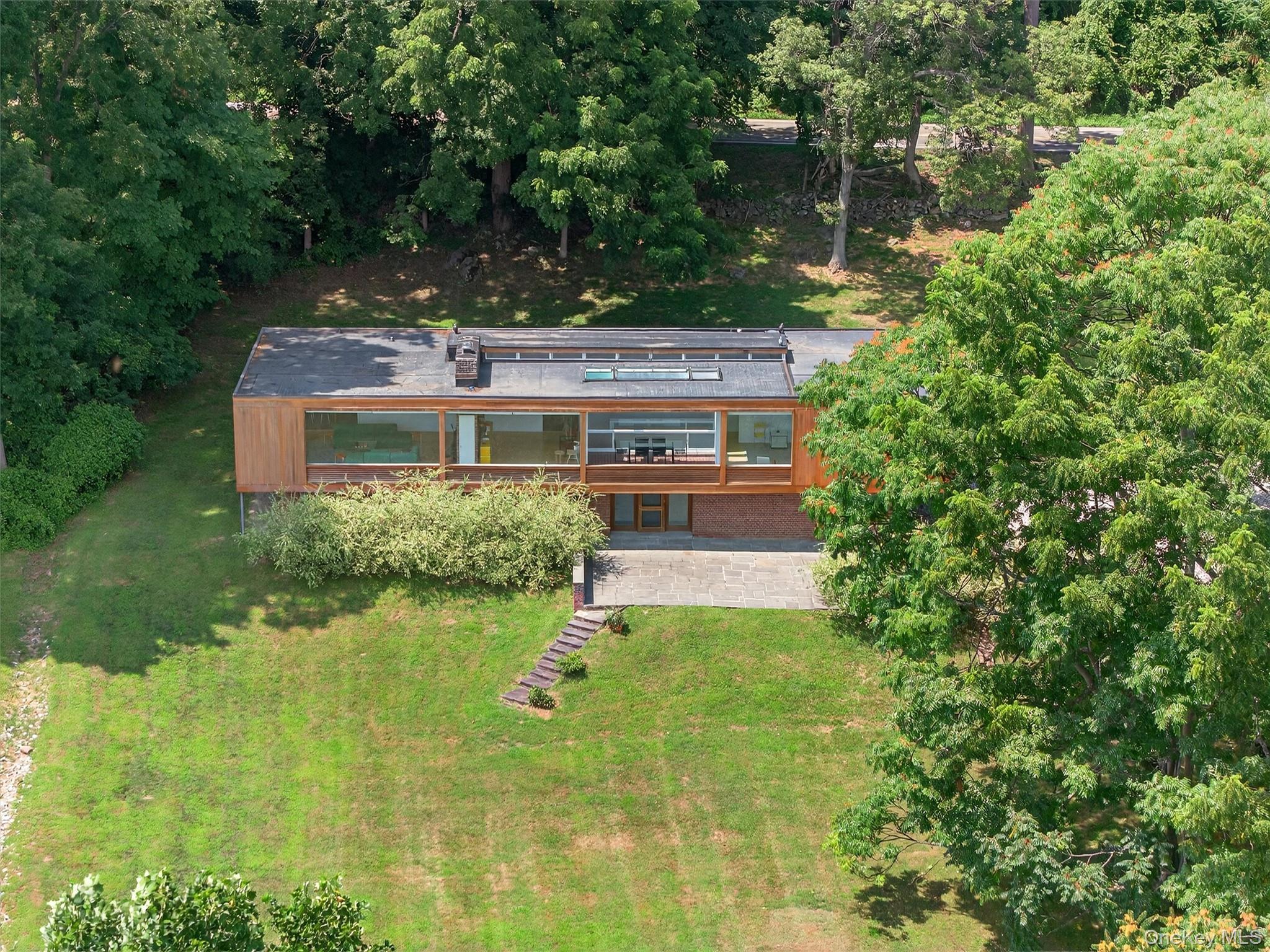 Newburgh, New York 12550, United States, 4 Bedrooms Bedrooms, ,3 BathroomsBathrooms,Residential,Active,185266