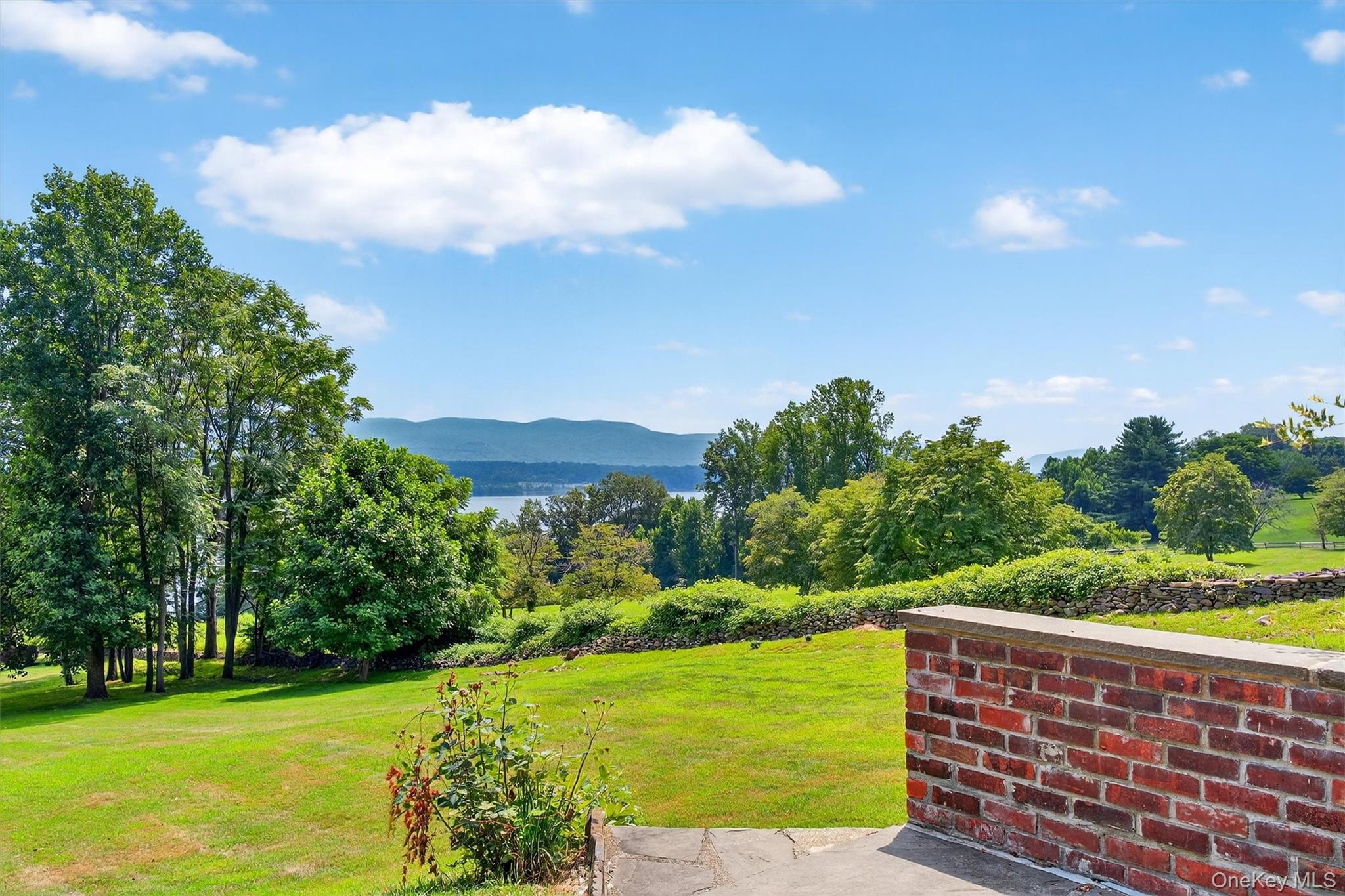 Newburgh, New York 12550, United States, 4 Bedrooms Bedrooms, ,3 BathroomsBathrooms,Residential,Active,185266