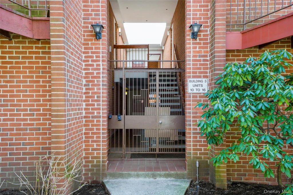 Photo of 55 N Broadway #3-14, White Plains, NY 10601 (MLS # 979817)