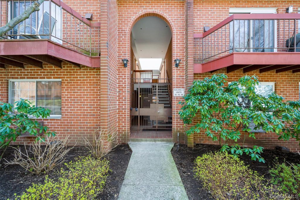 Photo of 55 N Broadway #3-14, White Plains, NY 10601 (MLS # 979817)