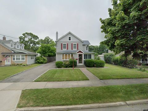 Apartment For Rent - 61 Cedar Avenue #2ND FLOOR<br/> Patchogue, NY 11772