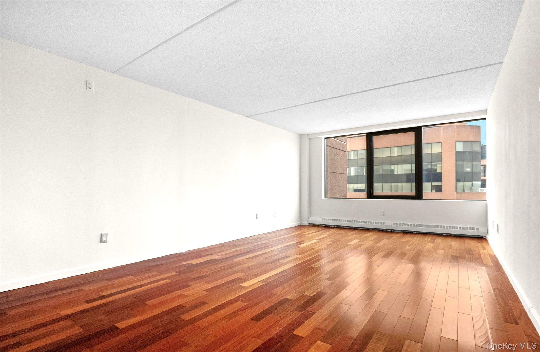 4 Martine Avenue 1619