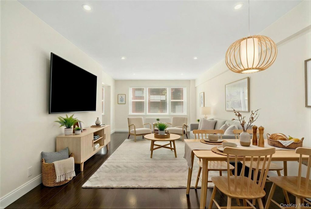 Photo of 30 E Hartsdale Avenue #1H, Hartsdale, NY 10530 (MLS # 987432)